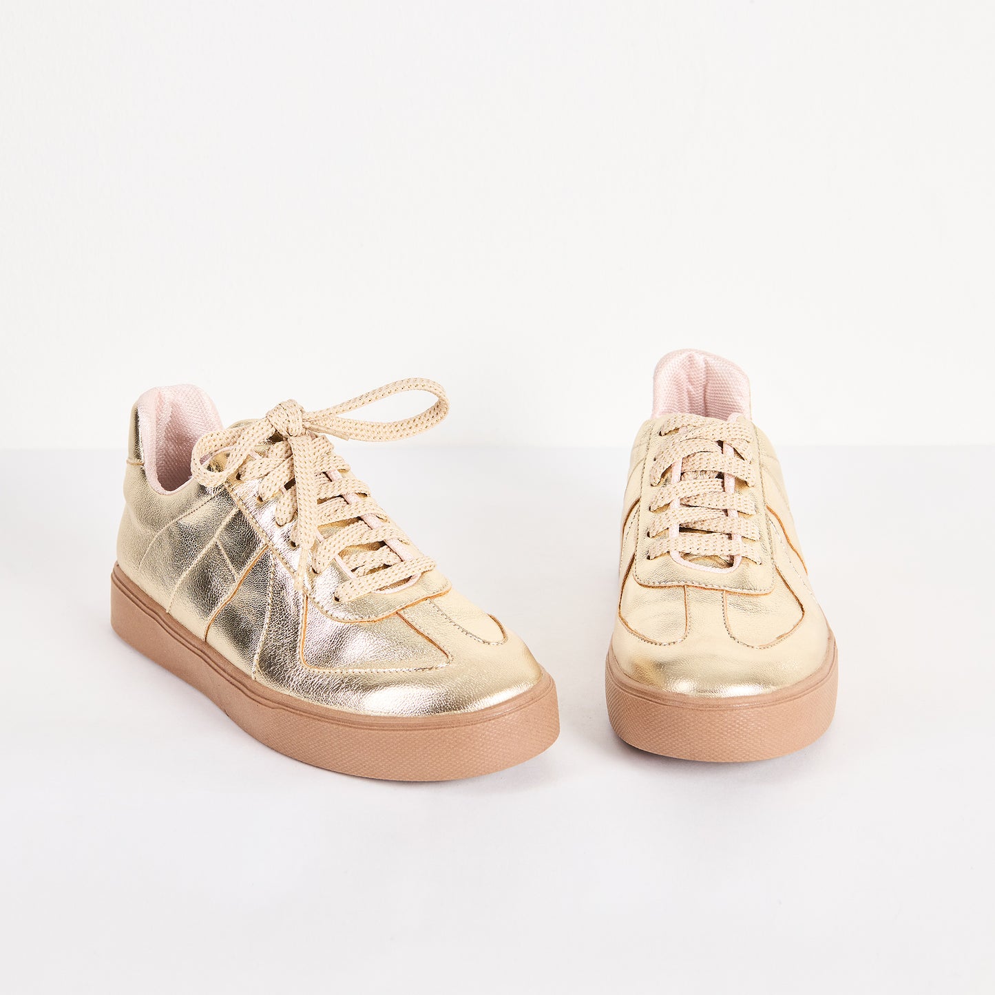 Tenis Golden